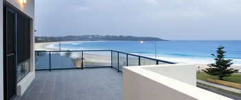 Mollymook Beachfront Executive Apartment - Lismore Accommodation 2