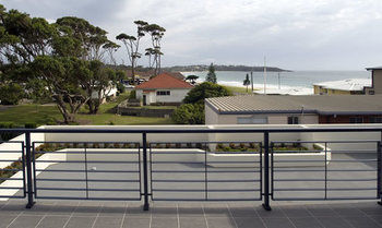 Mollymook Beachfront Executive Apartment - Lismore Accommodation 3