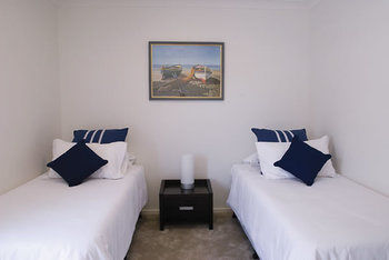 Mollymook Beachfront Executive Apartment - Lismore Accommodation 14
