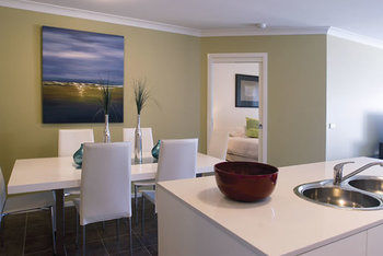 Mollymook Beachfront Executive Apartment - Lismore Accommodation 22