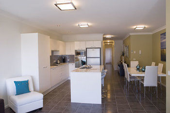 Mollymook Beachfront Executive Apartment - Lismore Accommodation 23