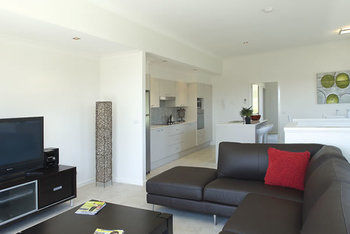 Mollymook Beachfront Executive Apartment - Lismore Accommodation 25
