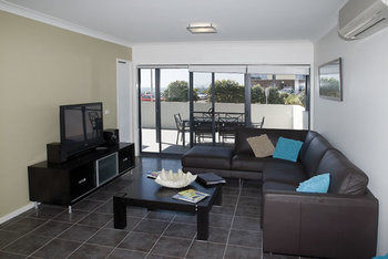 Mollymook Beachfront Executive Apartment - Lismore Accommodation 28