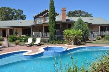 Yering Farm Wines - Lismore Accommodation 15