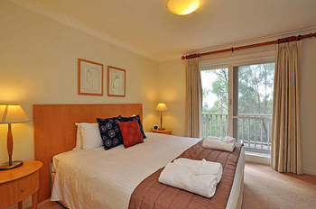 Villa Christian At Cypress Lakes Resort - Lismore Accommodation 10
