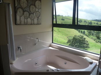 Bald Knob QLD Lismore Accommodation