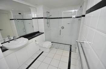 Sydney CBD 15 Mkt Furnished Apartment - Lismore Accommodation 1