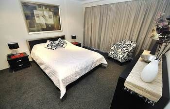 Sydney CBD 15 Mkt Furnished Apartment - Lismore Accommodation 3