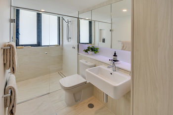 Breeze Mooloolaba - Lismore Accommodation 1
