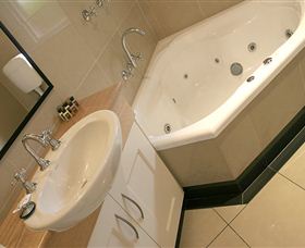 Graham Apartments - Lismore Accommodation 4