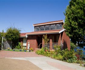 Waterside Accommodation - Derwent Retreat - Lismore Accommodation 0