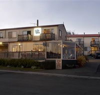 Amos House and Swansea Ocean Villas - Lismore Accommodation