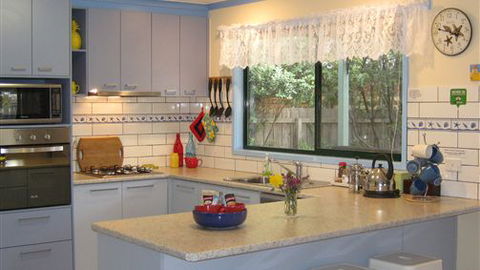 Bells By The Beach Holiday House Ocean Grove - Lismore Accommodation 2