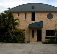 Beach House Redcliffe - Lismore Accommodation