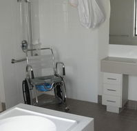 Frankston Accessible Holiday House - Lismore Accommodation
