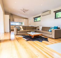 The BASE Luxury Villas - Lismore Accommodation