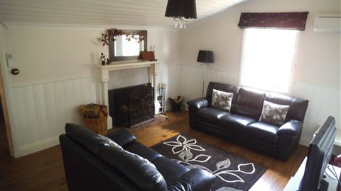 Goldfields Cottage - Lismore Accommodation 7