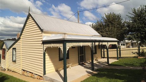 Goldfields Cottage - Lismore Accommodation 6