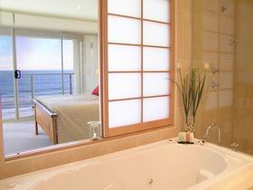 Adelaide Luxury Beach House - Lismore Accommodation 2