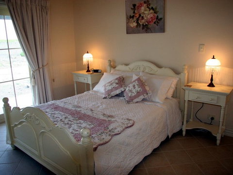 Barossa Vineyard Cottages - Lismore Accommodation 0