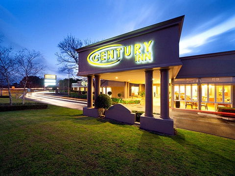 Century Inn - Lismore Accommodation 0