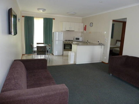 Werribee Motel & Apartments - Lismore Accommodation 0