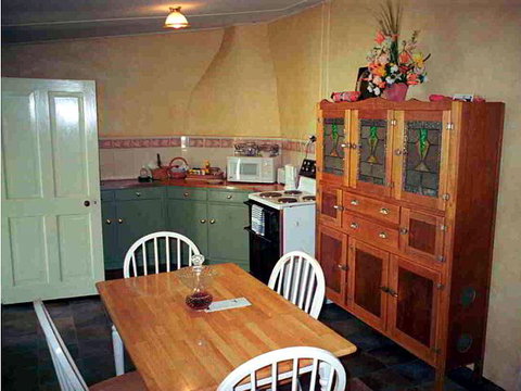 Goat Square Cottages - Lismore Accommodation 3