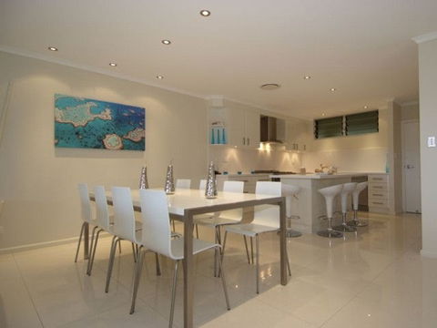 Hamilton Island Private Apartment - Poinciana - Lismore Accommodation 0