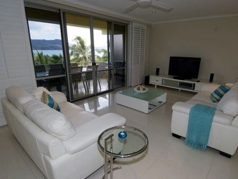Hamilton Island Private Apartment - Poinciana - Lismore Accommodation 1