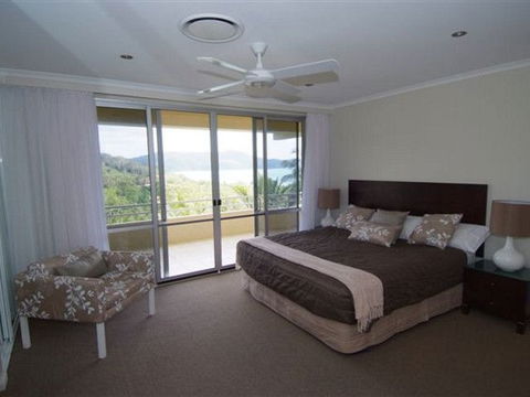 Hamilton Island Private Apartment - Poinciana - Lismore Accommodation 2