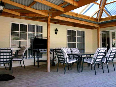 Murrindindi Executive Retreat - Lismore Accommodation 3