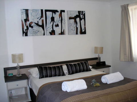 Oakey Motor Inn - Lismore Accommodation 3