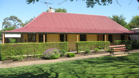 Goat Square Cottages - Lismore Accommodation 6