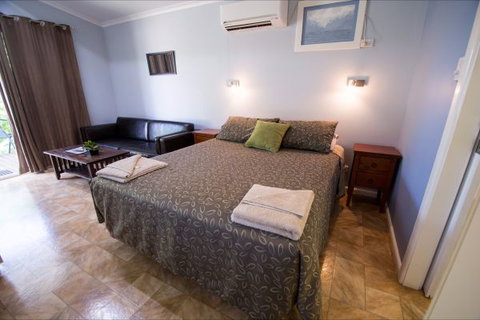 Daly Waters Historic Pub - Lismore Accommodation 10