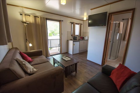 Daly Waters Historic Pub - Lismore Accommodation 12