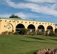 Tarcutta Halfway Motor Inn/Horse Hotel - Lismore Accommodation
