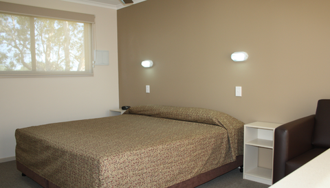 The Bowlo Holiday Cabins - Lismore Accommodation 2