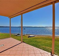 Luxury Waterfront House - Lismore Accommodation