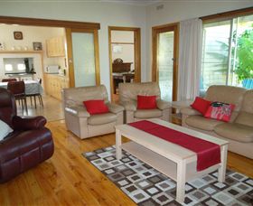 Acacia Park Farm House - Lismore Accommodation 6