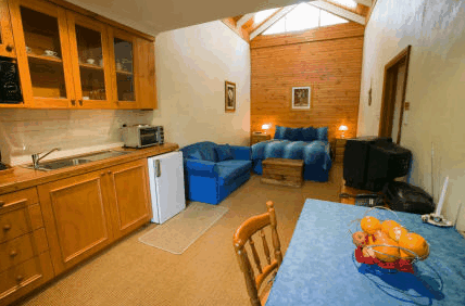 Clarendon Chalets - Lismore Accommodation 3