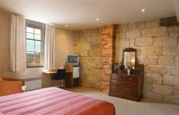 Customs House Waterfront Hotel - Lismore Accommodation