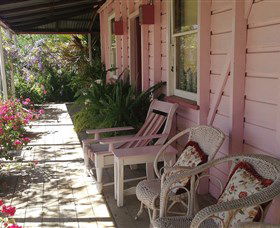 Barcaldine Blacksmiths Cottage - Lismore Accommodation 0