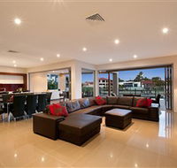 Xanadu Waterfront Elite Holiday Home - Lismore Accommodation