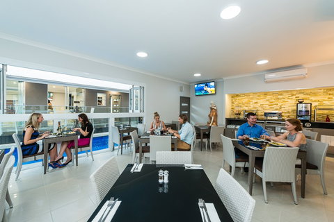 Athena Motel Apartments - Lismore Accommodation 3