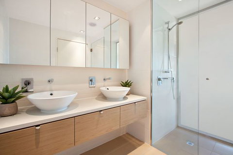 Akuna Waterfront - Lismore Accommodation 10