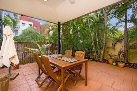 Garunya Executive Townhouse - Lismore Accommodation 0