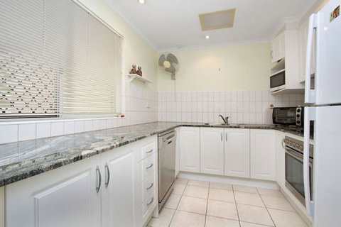 Garunya Executive Townhouse - Lismore Accommodation 4
