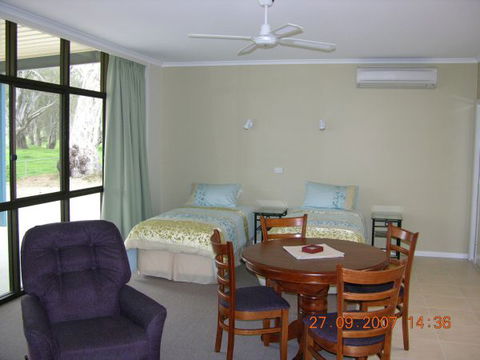 Myrtleford Masonic Units - Lismore Accommodation 2