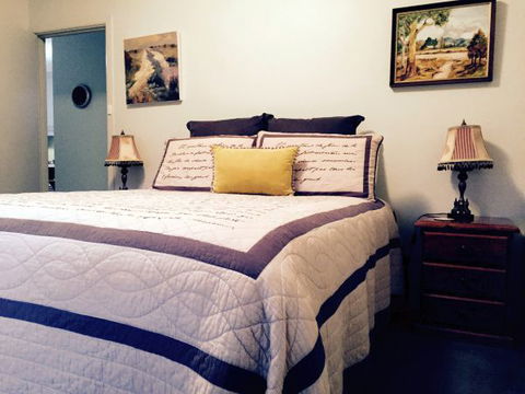 Pizzini's Vineyard Guesthouse - Lismore Accommodation 1