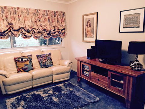Pizzini's Vineyard Guesthouse - Lismore Accommodation 2